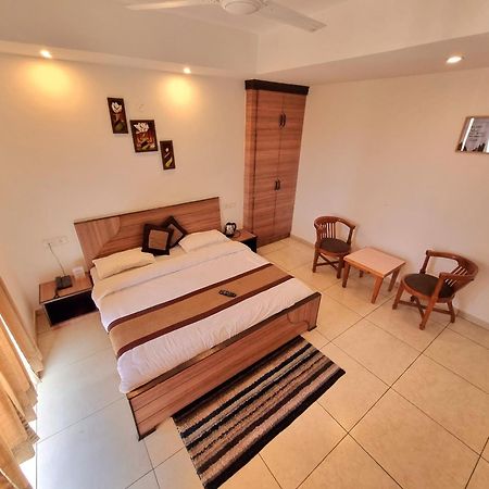 Mist N Meadows Resort Rājgarh Exteriör bild