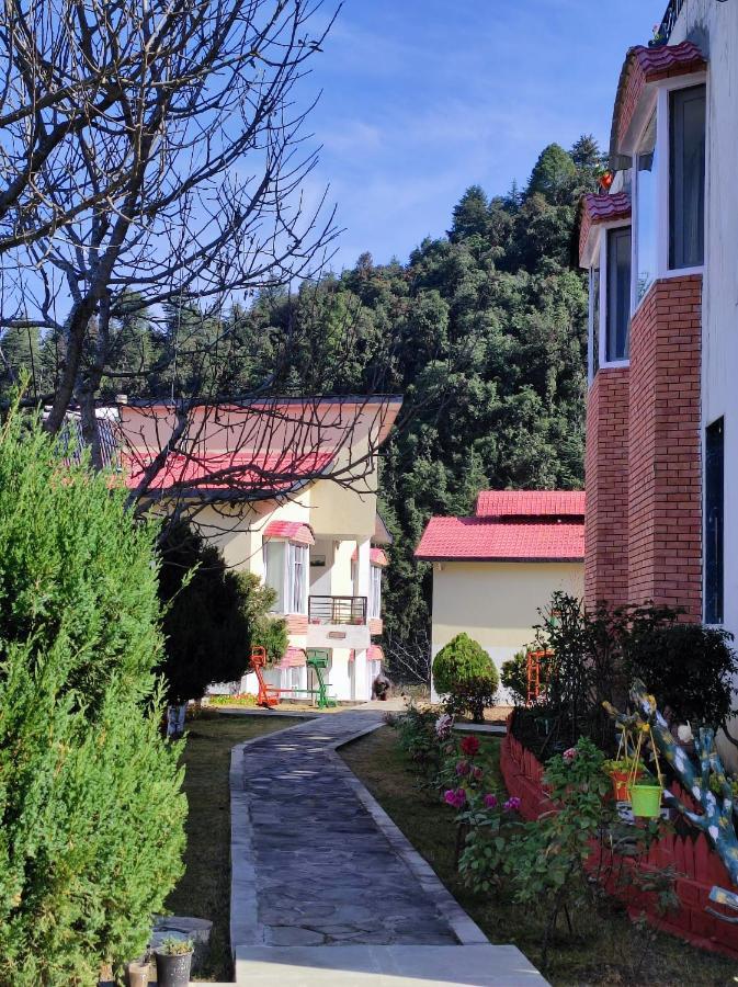 Mist N Meadows Resort Rājgarh Exteriör bild