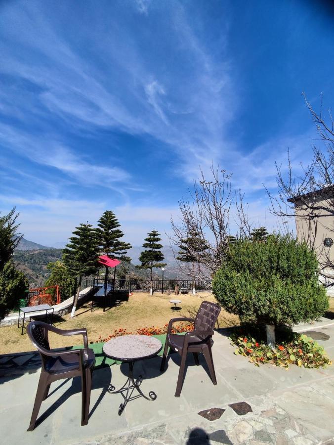 Mist N Meadows Resort Rājgarh Exteriör bild