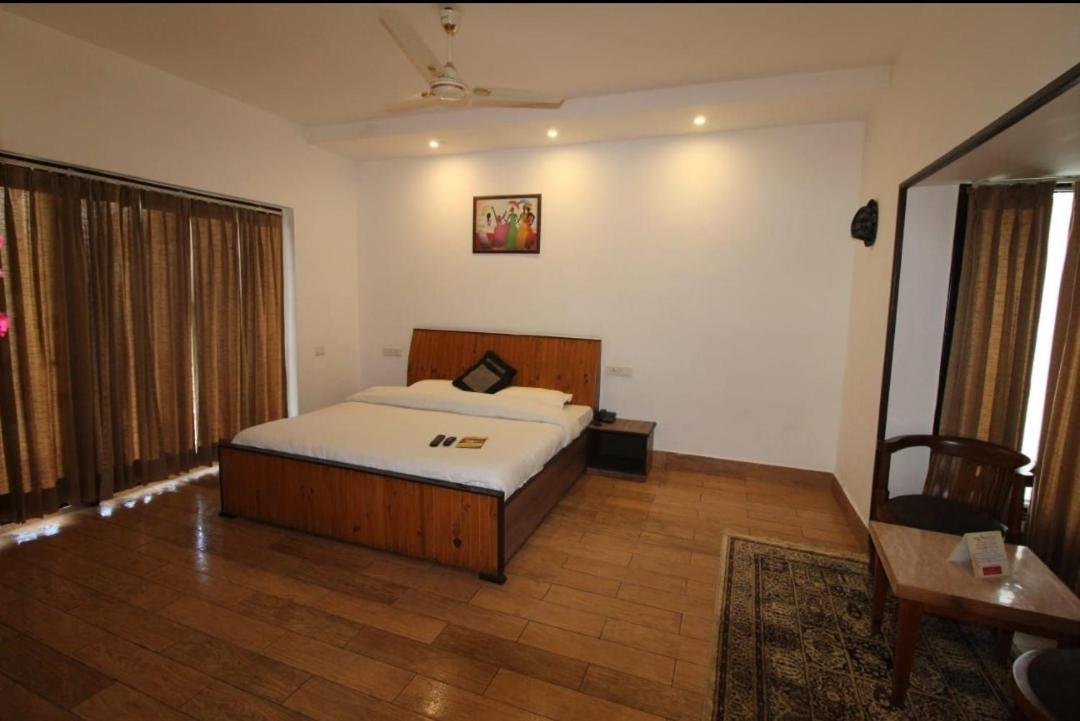 Mist N Meadows Resort Rājgarh Exteriör bild