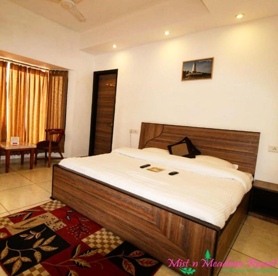 Mist N Meadows Resort Rājgarh Exteriör bild