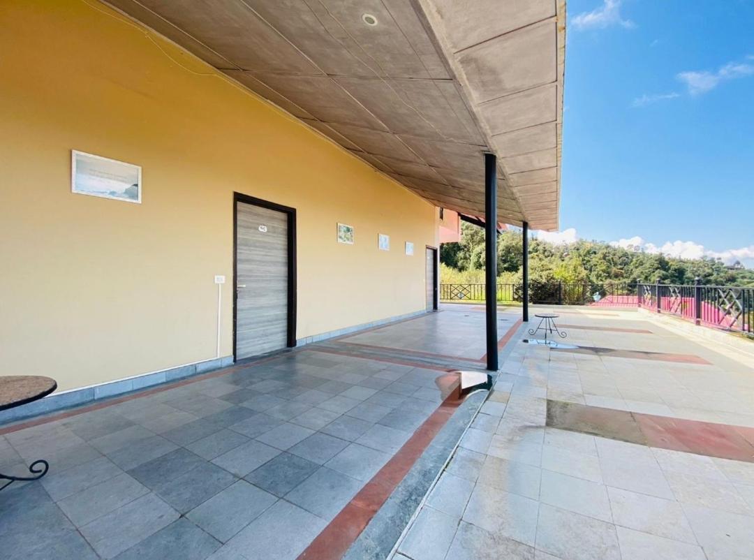 Mist N Meadows Resort Rājgarh Exteriör bild
