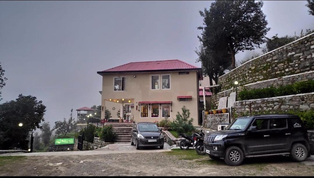 Mist N Meadows Resort Rājgarh Exteriör bild