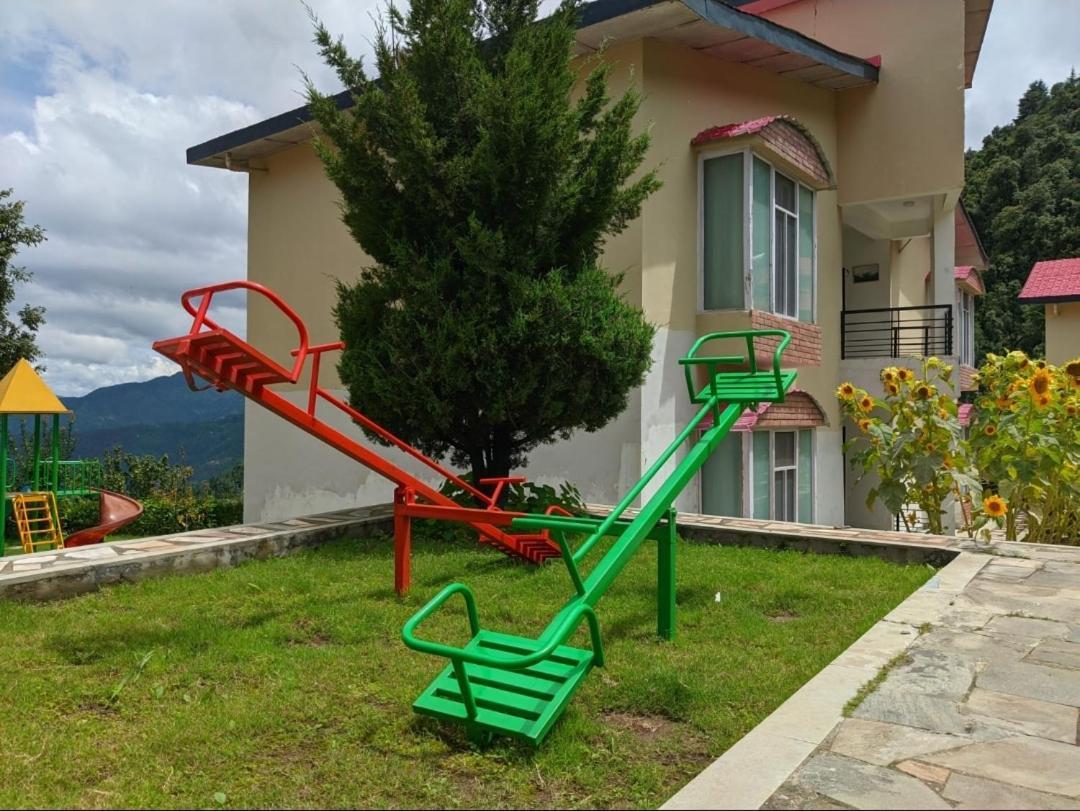 Mist N Meadows Resort Rājgarh Exteriör bild