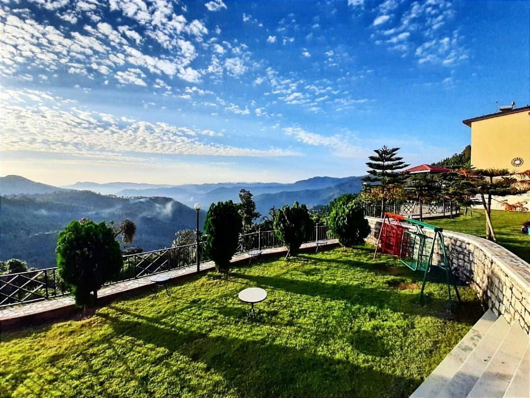 Mist N Meadows Resort Rājgarh Exteriör bild