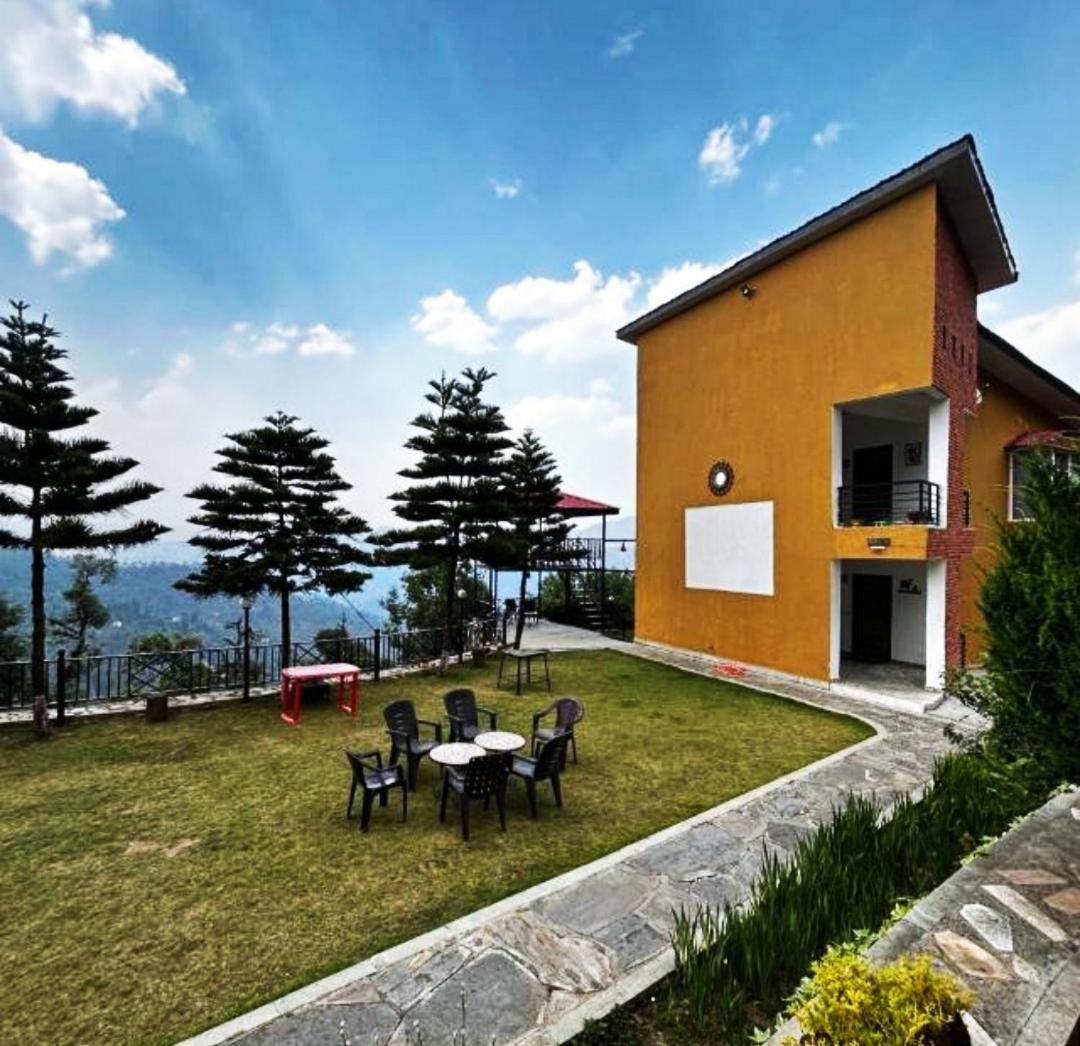 Mist N Meadows Resort Rājgarh Exteriör bild