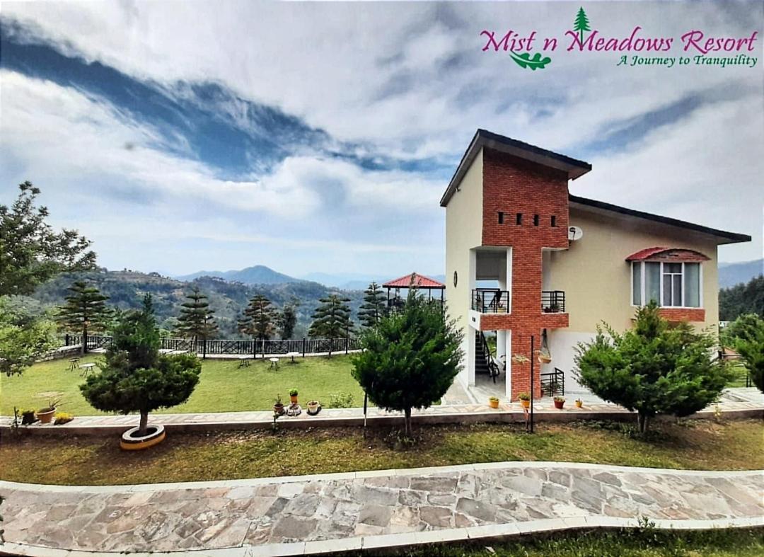 Mist N Meadows Resort Rājgarh Exteriör bild