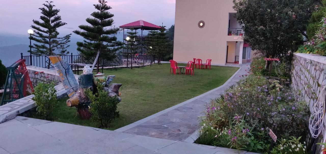 Mist N Meadows Resort Rājgarh Exteriör bild