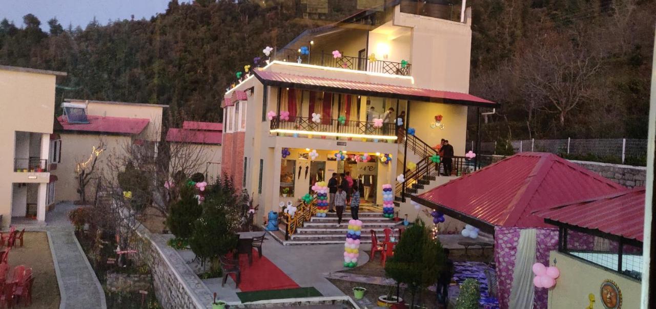 Mist N Meadows Resort Rājgarh Exteriör bild