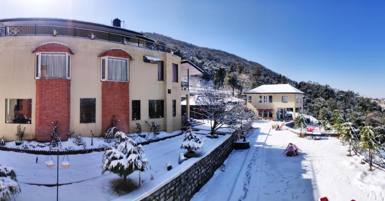 Mist N Meadows Resort Rājgarh Exteriör bild