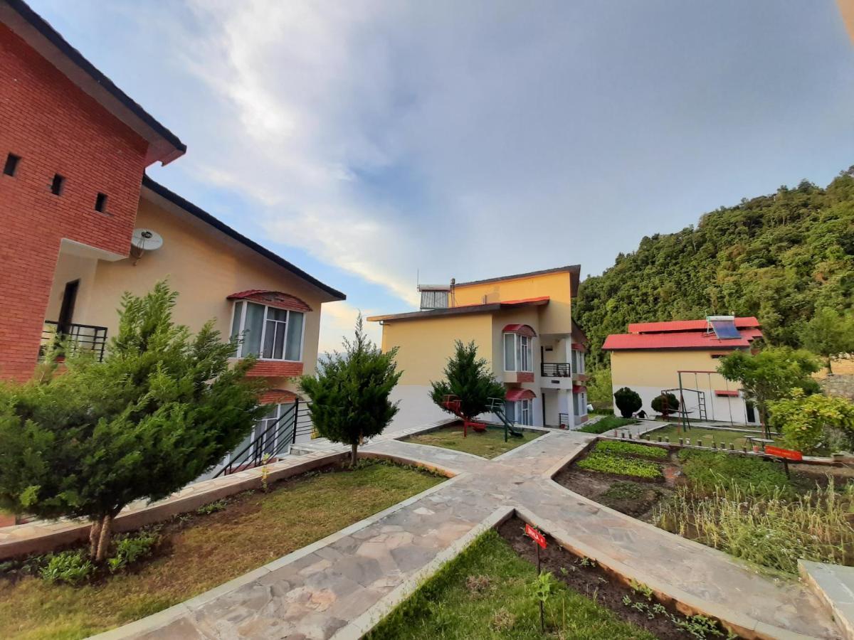 Mist N Meadows Resort Rājgarh Exteriör bild