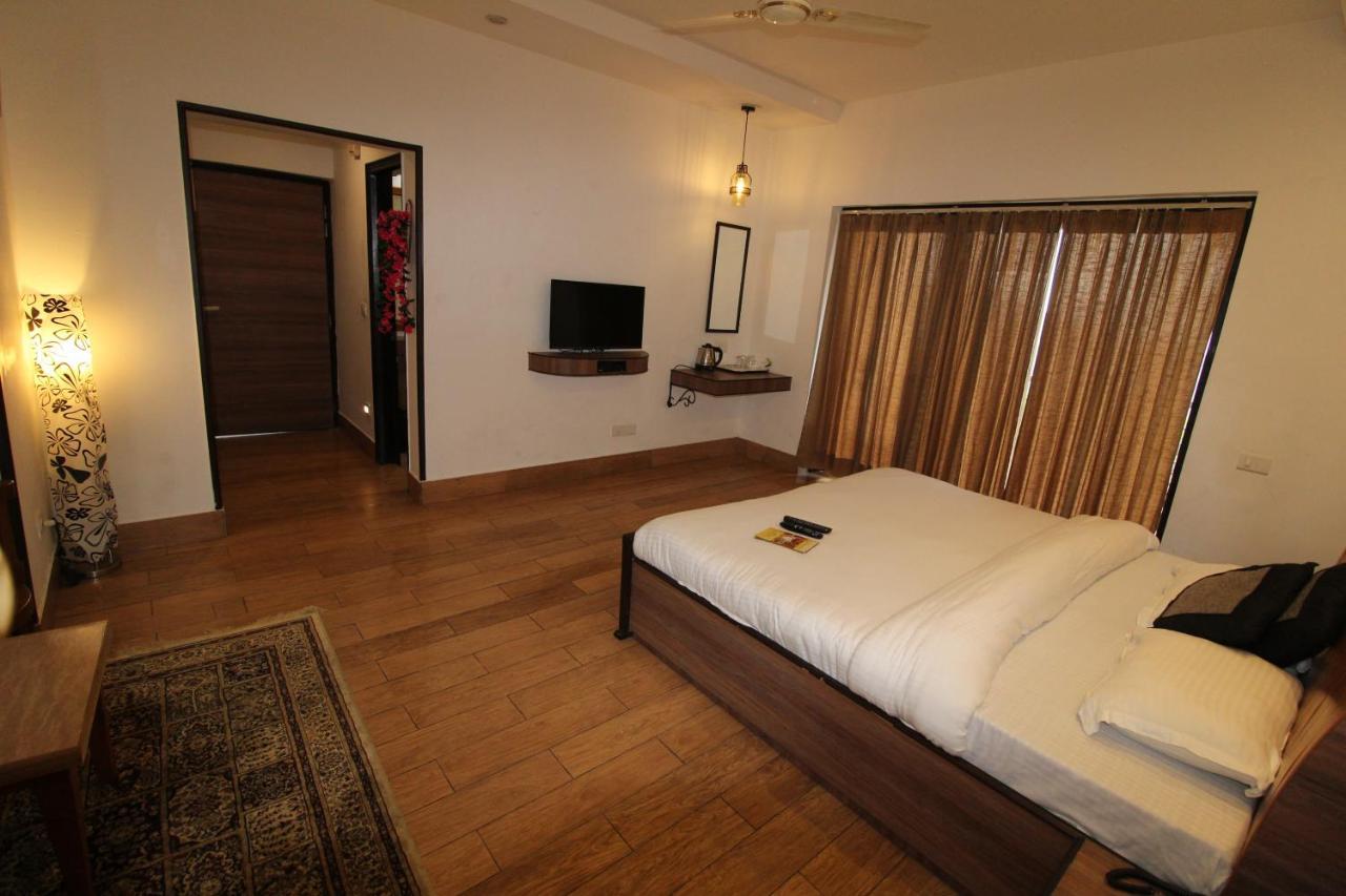 Mist N Meadows Resort Rājgarh Exteriör bild